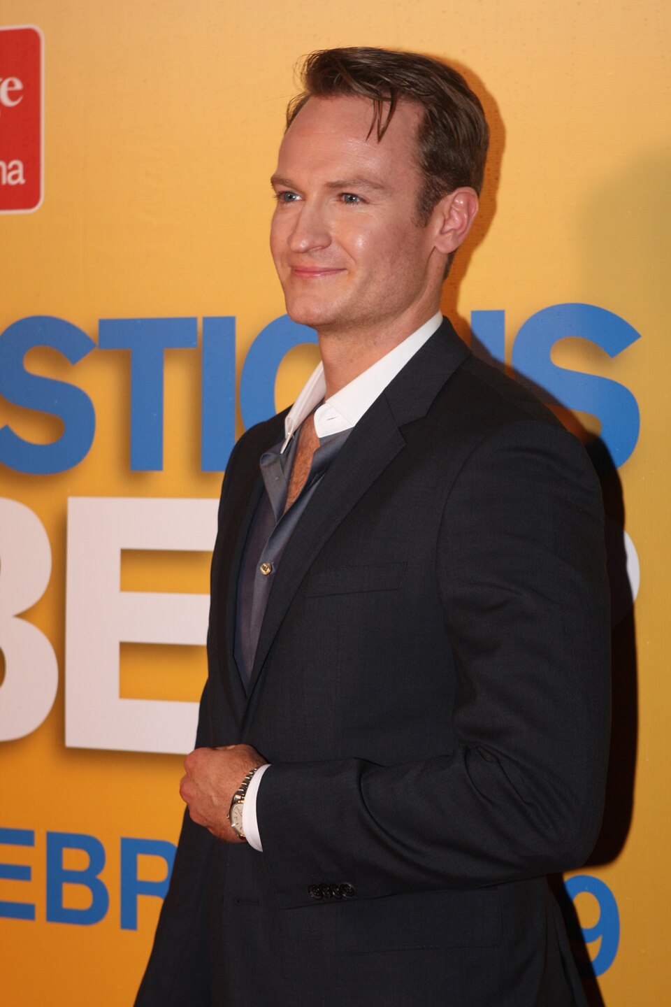 Foto de Josh Lawson