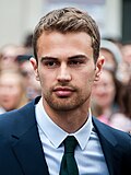 Foto de Theo James